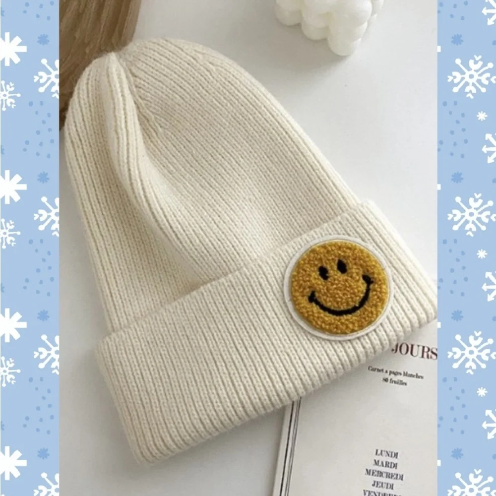 💕🛍️Ribbed smiley hat super soft 💕🛍️ - Picture 2 of 4